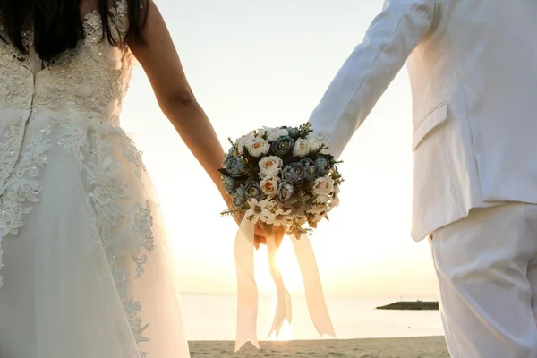 Giải mã chi tiết việc mơ thấy đi ăn đám cưới Giải mã chi tiết việc mơ thấy đi ăn đám cưới