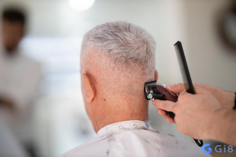Mộng thấy thợ cắt tóc cho bố là báo hiệu điềm gì? Cắt tóc đánh con gì- Và điềm báo lành hay hung