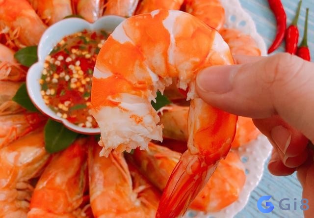 Nếu mơ thấy bạn đang ăn tôm, chứng tỏ bạn đang dần trưởng thành rồi! Nếu mơ thấy bạn đang ăn tôm, chứng tỏ bạn đang dần trưởng thành rồi!