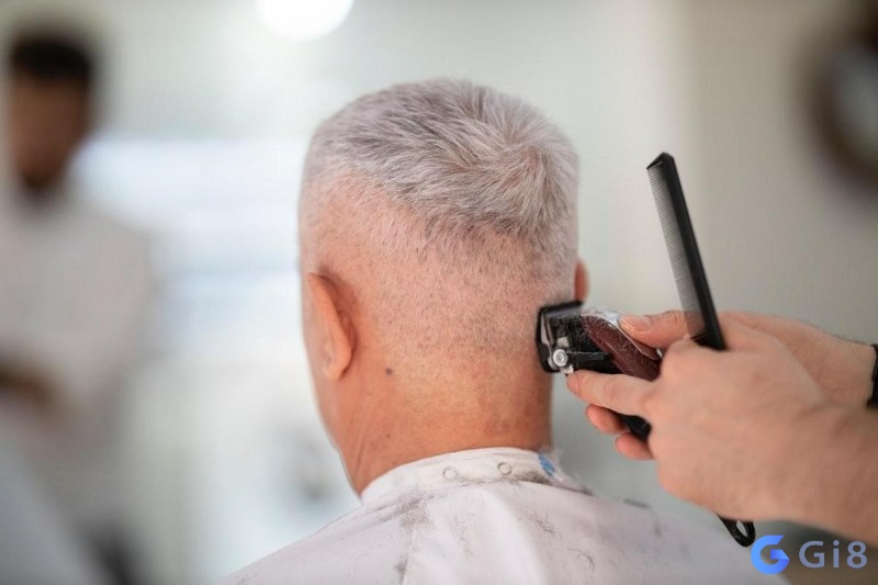 Chiêm bao thấy bản thân cắt tóc cho đối thủ Chiêm bao thấy bản thân cắt tóc cho đối thủ