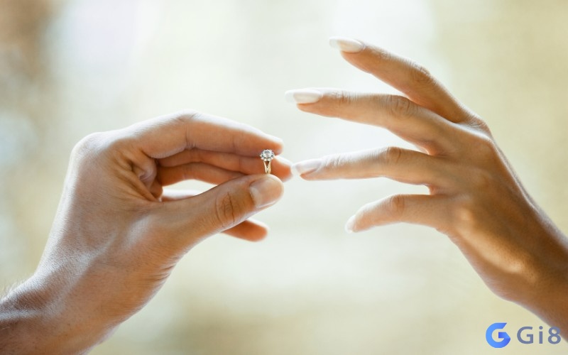 Ý nghĩa giấc mơ là tin vui với chuyện tình cảm nằm mơ thấy mình được cầu hôn