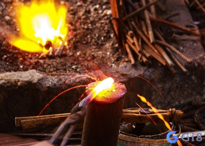 Mộng thấy đang ném sắt thép vào nước muốn báo rằng bạn sắp có những tranh cãi lớn tiếng vì những chuyện nhỏ nhặt Mộng thấy đang ném sắt thép vào nước muốn báo rằng bạn sắp có những tranh cãi lớn tiếng vì những chuyện nhỏ nhặt