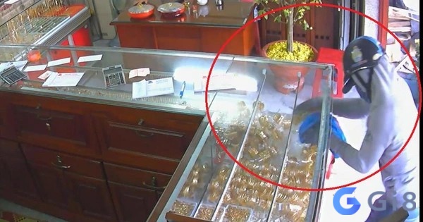 Mơ bị mất trộm vàng cho thấy sự bất an về tài chính và mất mát giá trị cá nhân. Mơ bị mất trộm vàng cho thấy sự bất an về tài chính và mất mát giá trị cá nhân.