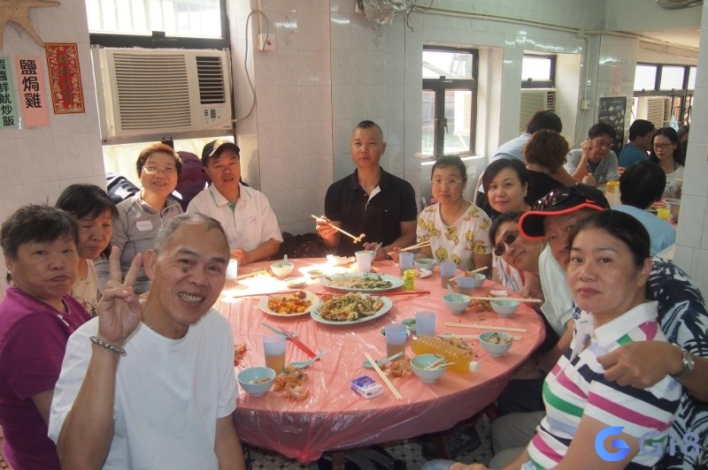 Mơ vào nhà người khác ăn tiệc thể hiện mong muốn hòa nhập và tham gia vào sự kiện xã hội. Mơ vào nhà người khác ăn tiệc thể hiện mong muốn hòa nhập và tham gia vào sự kiện xã hội.