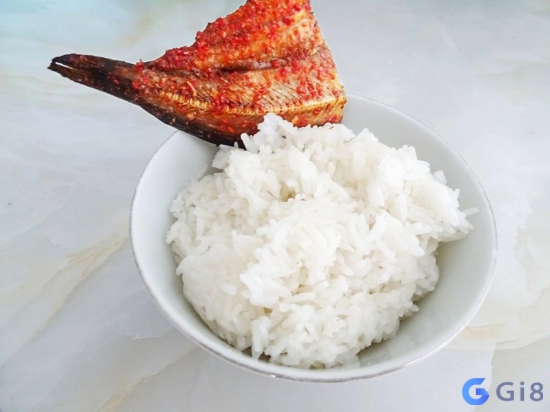 Ngủ và mơ thấy ăn cơm với cá là lời nhắc nhở bạn nên chăm sóc sức khỏe bản thân nhiều hơn Ngủ và mơ thấy ăn cơm với cá là lời nhắc nhở bạn nên chăm sóc sức khỏe bản thân nhiều hơn