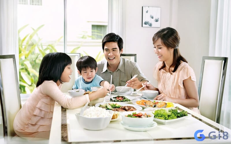Ngủ và mơ thấy ăn cơm với gia đình là giấc mơ cho thấy sự hòa thuận và hạnh phúc của các thành viên trong gia đình Ngủ và mơ thấy ăn cơm với gia đình là giấc mơ cho thấy sự hòa thuận và hạnh phúc của các thành viên trong gia đình