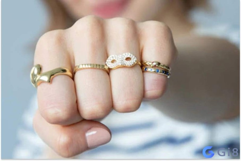 Mơ thấy mình bán nhẫn vàng là điềm xấu về tài chính Mơ thấy mình bán nhẫn vàng là điềm xấu về tài chính