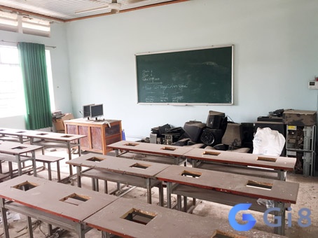 Thấy lớp học cũ cho thấy bạn rất hoài niệm những kỷ niệm xưa Thấy lớp học cũ cho thấy bạn rất hoài niệm những kỷ niệm xưa