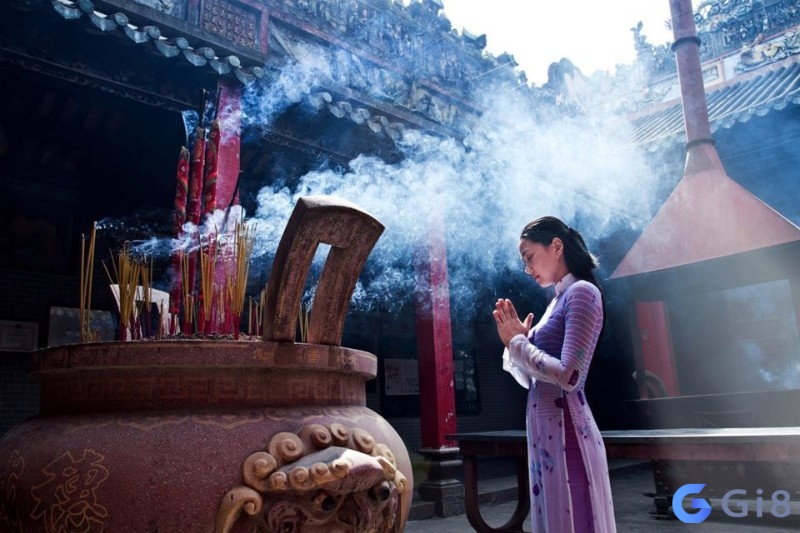 Mơ thấy thắp hương ở chùa là dấu hiệu cho biết bạn sẽ đối mặt với nhiều vấn đề Mơ thấy thắp hương ở chùa là dấu hiệu cho biết bạn sẽ đối mặt với nhiều vấn đề