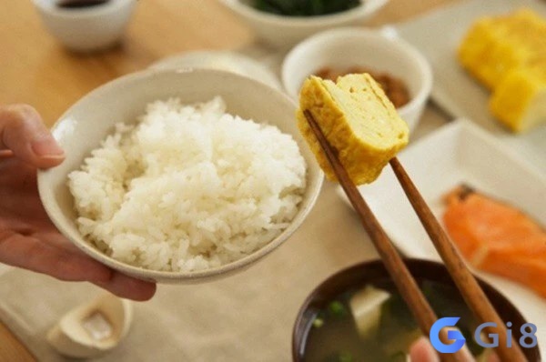 Ngủ mơ thấy ăn cơm chứa đựng nhiều điềm báo Ngủ mơ thấy ăn cơm chứa đựng nhiều điềm báo