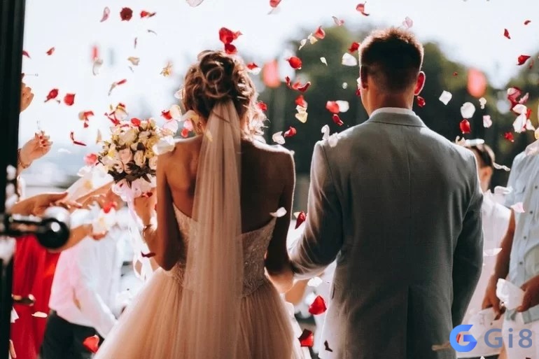 Tùy vào hoàn cảnh mà tương ứng với điềm báo khi mơ thấy đám cưới người thân Tùy vào hoàn cảnh mà tương ứng với điềm báo khi mơ thấy đám cưới người thân