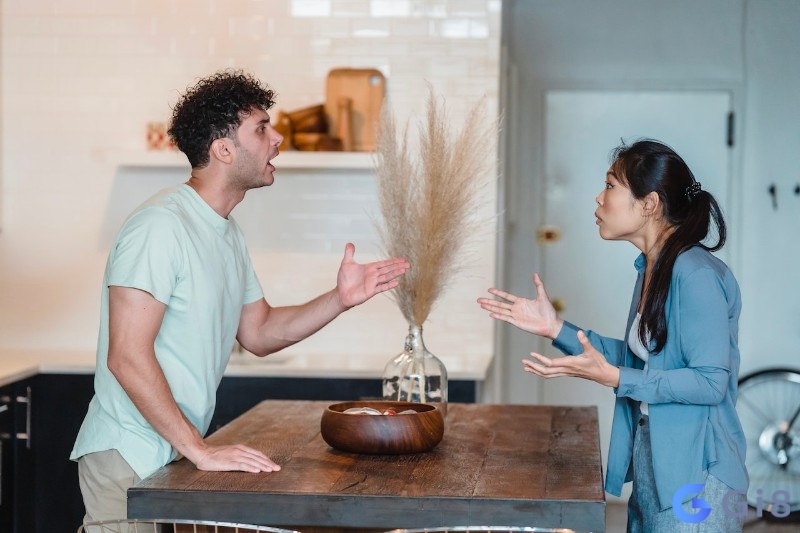 Mộng thấy vợ chồng hàng xóm cãi nhau báo hiệu bạn sắp đối mặt với khá nhiều vấn đề Mộng thấy vợ chồng hàng xóm cãi nhau báo hiệu bạn sắp đối mặt với khá nhiều vấn đề