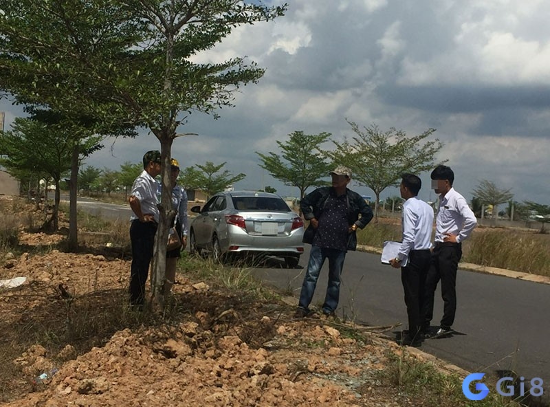 Mơ thấy mình bán đất dự báo những thuận lợi về tiền bạc sẽ đến với bạn trong thời gian này Mơ thấy mình bán đất dự báo những thuận lợi về tiền bạc sẽ đến với bạn trong thời gian này