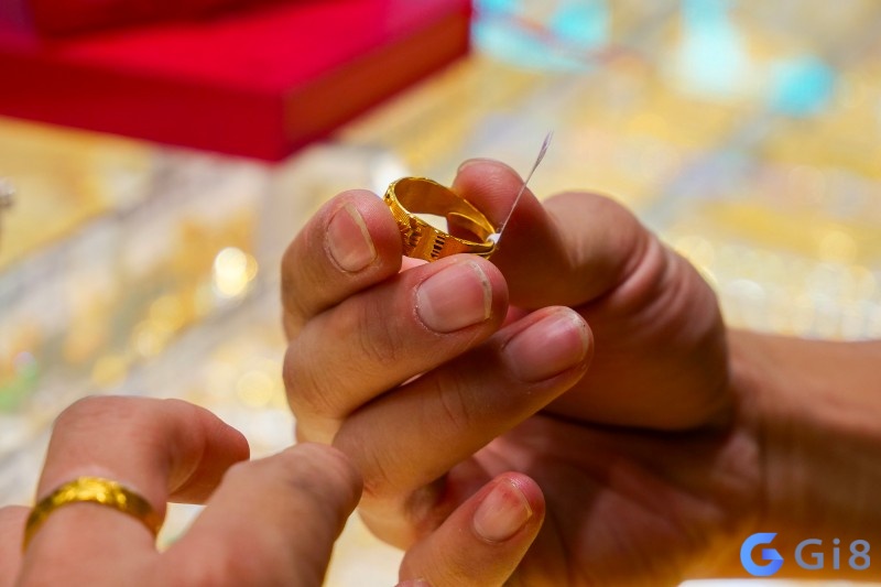 Mộng thấy mua vàng dự báo những thành công và thịnh vượng từ sự nỗ lực của bạn Mộng thấy mua vàng dự báo những thành công và thịnh vượng từ sự nỗ lực của bạn