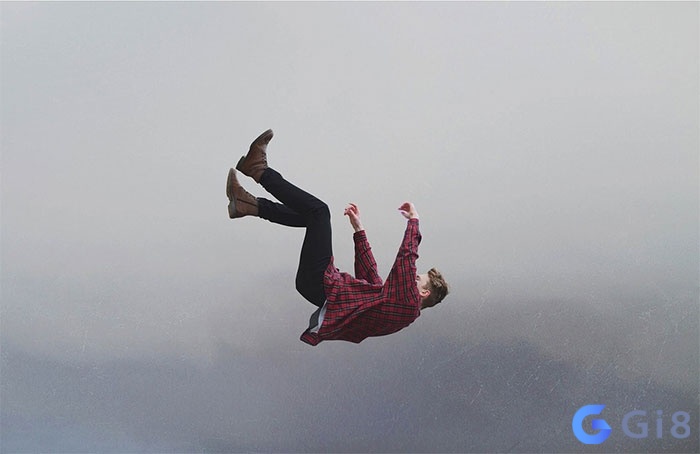 Nằm mơ thấy bị truy đuổi và rơi từ trên cao xuống thể hiện sự bất an, lo lắng và mất kiểm soát trong suy nghĩ của bạn Nằm mơ thấy bị truy đuổi và rơi từ trên cao xuống thể hiện sự bất an, lo lắng và mất kiểm soát trong suy nghĩ của bạn