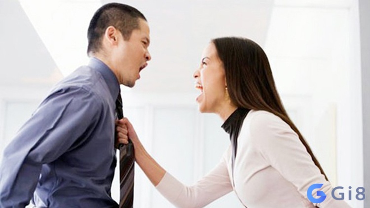 Mo cai nhau với đồng nghiệp chỉ ra sự bất đồng quan điểm Mo cai nhau với đồng nghiệp chỉ ra sự bất đồng quan điểm