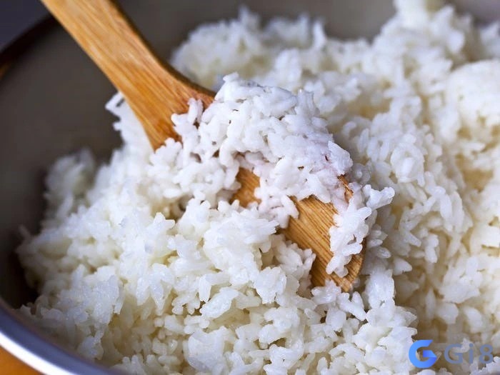Mơ thấy mình ăn cơm thiu là điềm báo nhiều khó khăn sẽ đến Mơ thấy mình ăn cơm thiu là điềm báo nhiều khó khăn sẽ đến