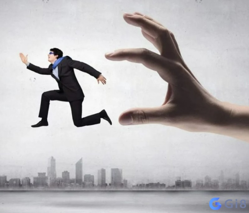 Nằm mơ bị truy bắt và bạn đang cố gắng bỏ chạy, có thể là bạn đang cố lảng tránh điều gì đó Nằm mơ bị truy sát và bạn đang cố gắng bỏ chạy, có thể là bạn đang cố lảng tránh điều gì đó