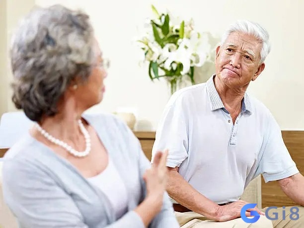 Mơ thấy một cặp vợ chồng già cãi nhau là nhắc nhở bạn nắm bắt cơ hội cho tốt Nằm mơ cãi nhau với chồng hoặc vợ đã lớn tuổi là nhắc nhở bạn nắm bắt cơ hội cho tốt