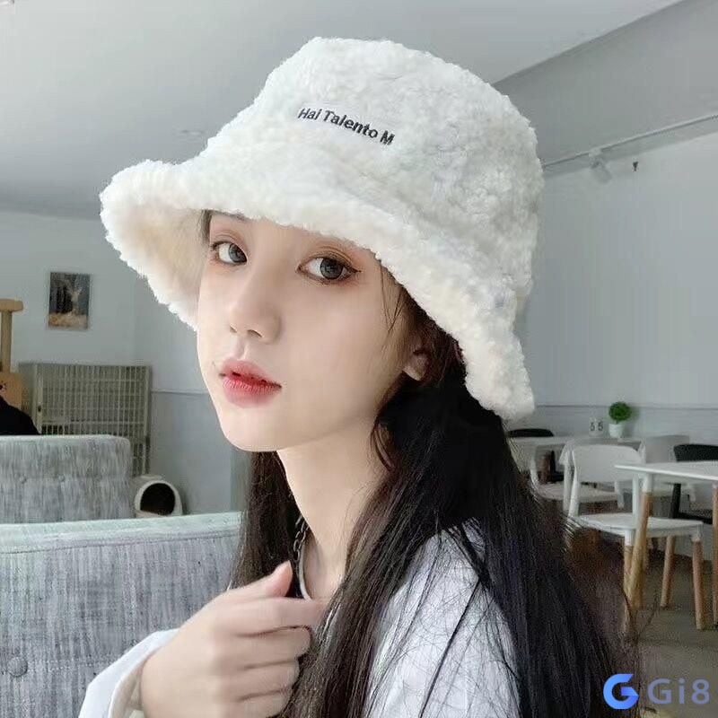 Mộng thấy mình đang đội mũ thể hiện bạn là người có hoài bão lớn Mộng thấy mình đang đội mũ thể hiện bạn là người có hoài bão lớn