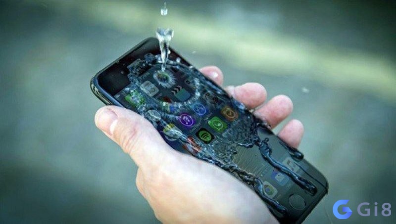 Nằm mơ thấy điện thoại bị rơi xuống nước khiến nhiều người lo lắng Nằm mơ thấy điện thoại bị rơi xuống nước khiến nhiều người lo lắng