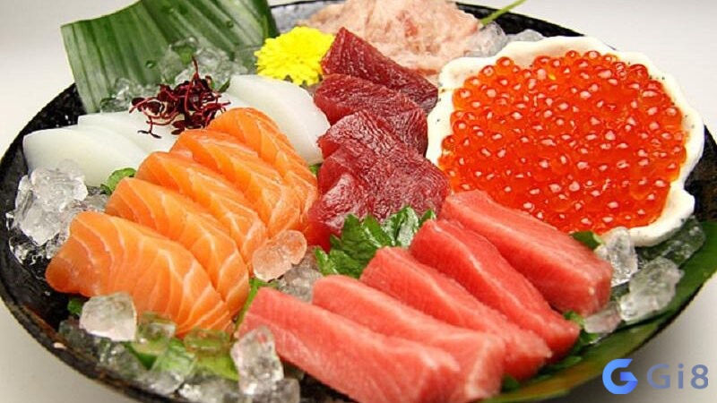 Mơ thấy ăn cơm với cá sống – có thể là món Sushi của Nhật chẳng hạn Mơ thấy ăn cơm với cá sống - có thể là món Sushi của Nhật chẳng hạn