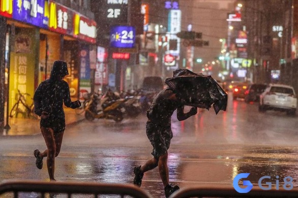 Mơ thấy đi dưới mưa bão lớn có thể bạn đang phải đối mặt với nhiều rắc rối Mơ thấy đi dưới mưa bão lớn có thể bạn đang phải đối mặt với nhiều rắc rối