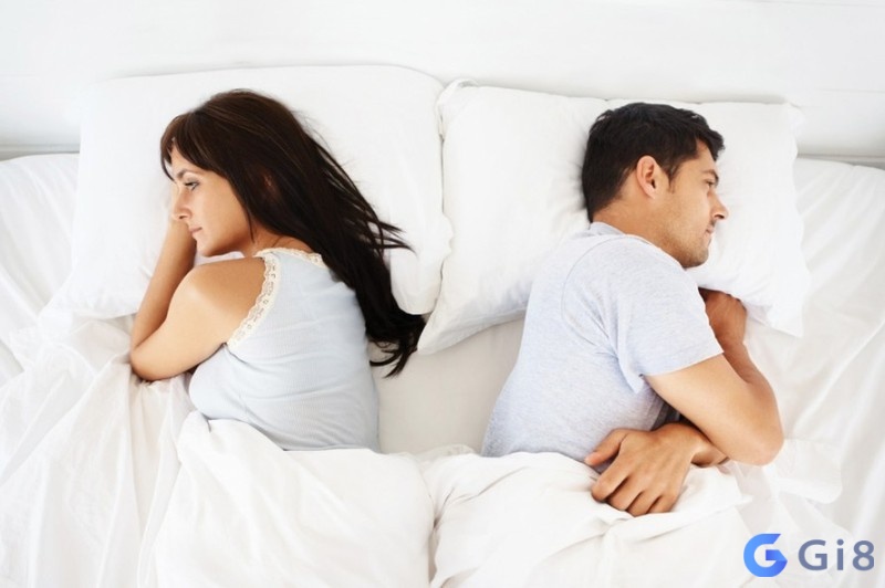 Mơ thấy 2 vợ chồng không nhìn mặt nhau ám chỉ đến sự thiếu giao tiếp hoặc khoảng cách của 2 người Mơ thấy 2 vợ chồng không nhìn mặt nhau ám chỉ đến sự thiếu giao tiếp hoặc khoảng cách của 2 người