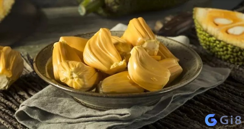 Mơ ăn mít chín trong bữa tiệc ám chỉ bạn sẽ có dịp sum họp vui vẻ bên gia đình Mơ ăn mít chín trong bữa tiệc ám chỉ bạn sẽ có dịp sum họp vui vẻ bên gia đình