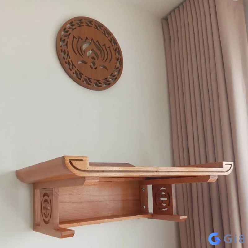 Có loại bàn thờ treo tường cũng hay được sử dụng, nếu mơ thấy nó rơi xuống thì nhớ cẩn trọng chuyện làm mơ thấy bàn thờ thần tài bị phá rơi xuống đất thì dễ lụn bại trong làm ăn