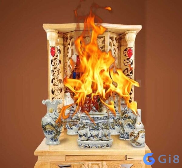 Mơ thấy bàn thờ bị cháy được người ta tin là cảnh báo chuyện xui về tiền bạc Mơ thấy bàn thờ thần tài bị phá, cháy rụi là chuyện xui