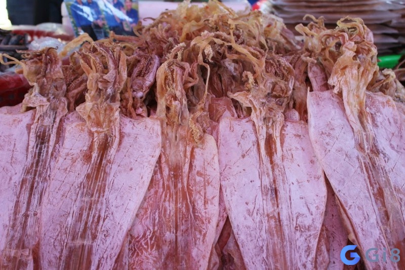 Mơ thấy nhiều con mực khô chất đống cho thấy bạn đang có sự tích lũy gì đó Mơ thấy nhiều con mực khô chất đống cho thấy bạn đang có sự tích lũy gì đó