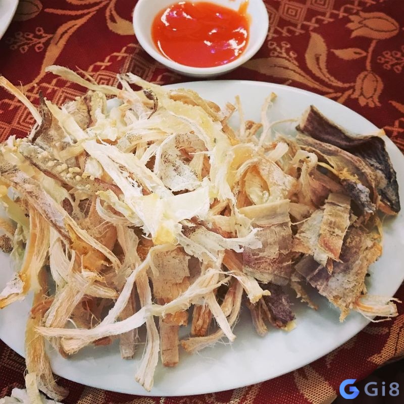 Mơ thấy mình ăn mực khô báo hiệu một giai đoạn khó khăn về tài chính hoặc tình cảm Mơ thấy mình ăn mực khô báo hiệu một giai đoạn khó khăn về tài chính hoặc tình cảm